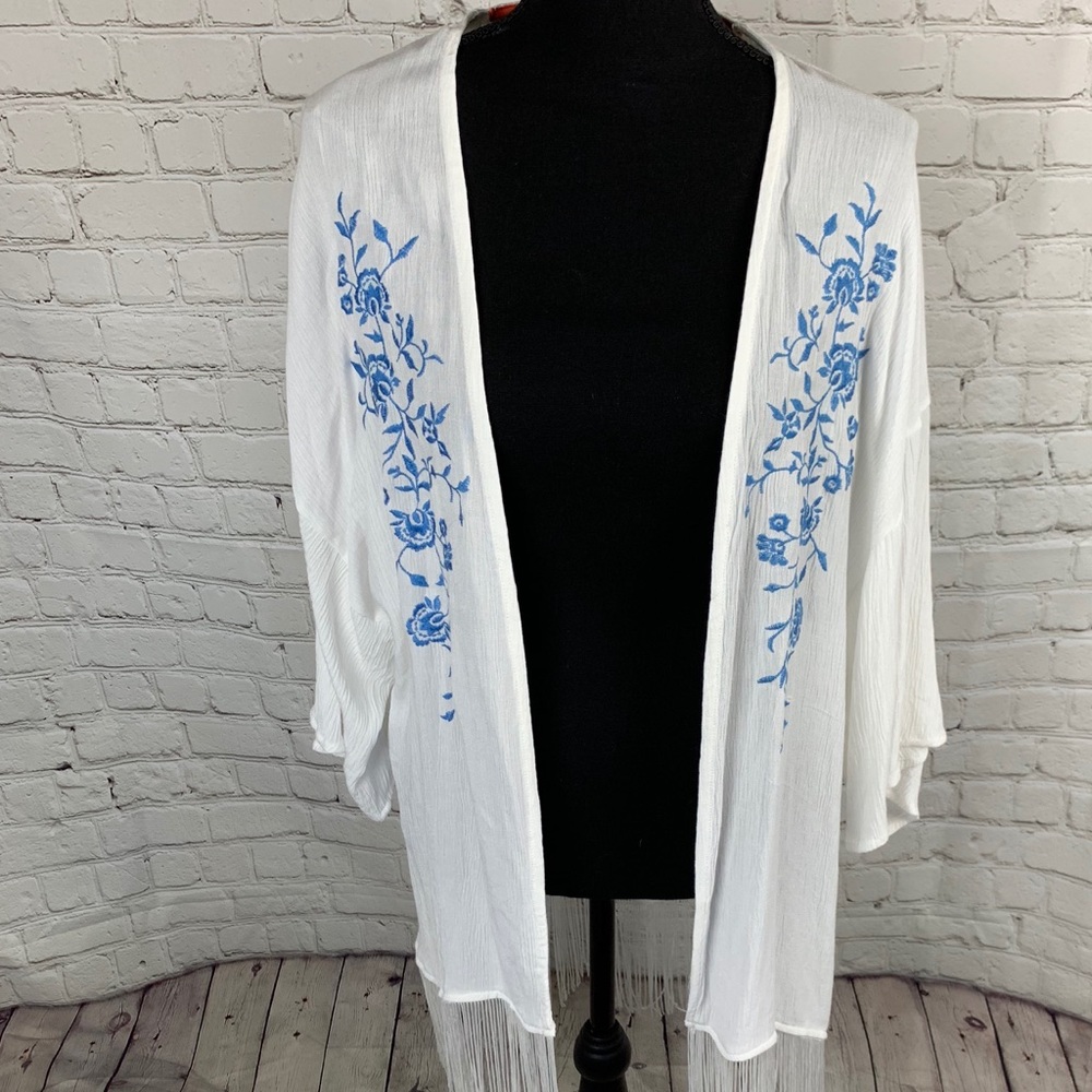 Clover & Scout shawl NWT